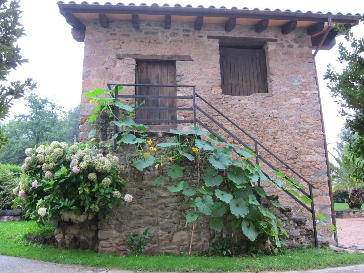 Mas El Llach La Vall de Bianya Luaran gambar
